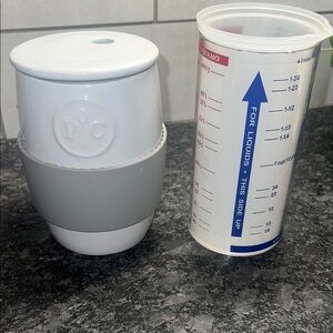 Pampered Chef bundle of EGG COOKER AND DRY/LIQUID MEASURING CUP
